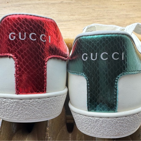 Gucci White and Red Sneakers with Signature Style - Picture 7 of 7